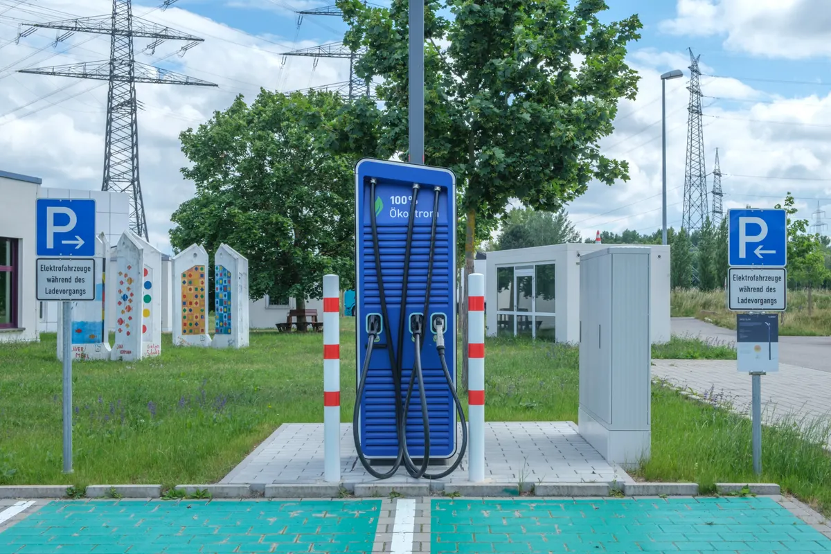 Ladestation für Elektrofahrzeuge – E-Roller in der Verleihflotte brauchen fest eingeplante Ladezeiten